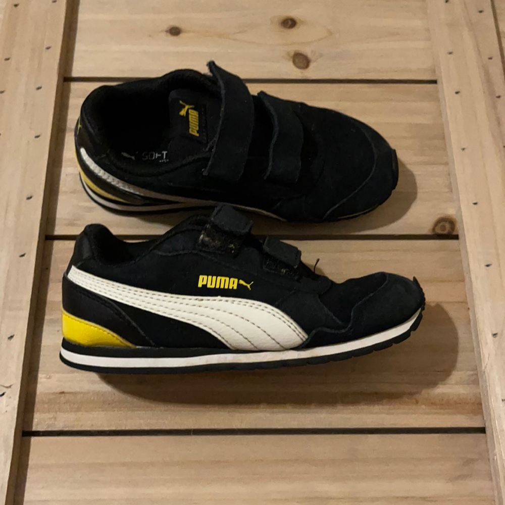 Toddler Boys Black and Yellow Puma Sneakers